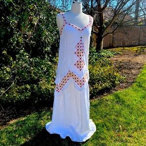 Elegant White Maxi Dress with Colorful Accents( MAX STUDIO LONDON)